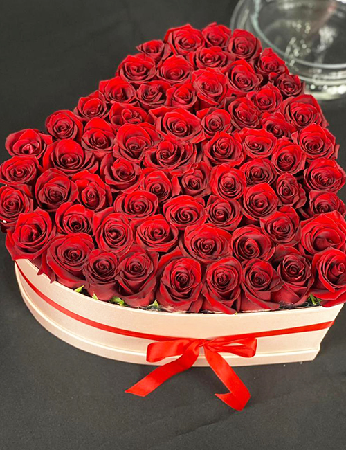 50 Roses 'Heart Shaped' (Red & White)
