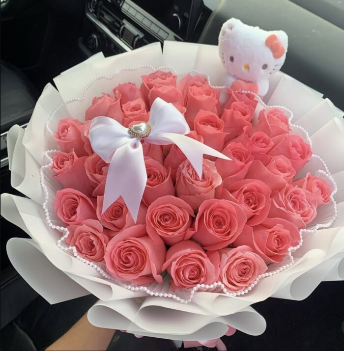 Delicate light pink bouquet and its teddy bear - Image 2