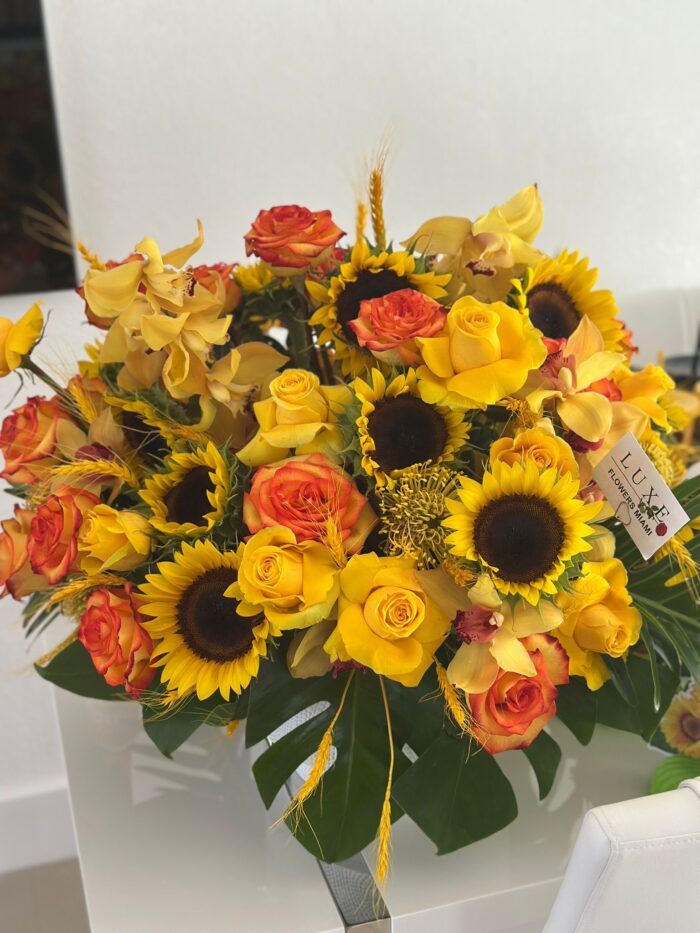 Sunflower arrangement - Image 2