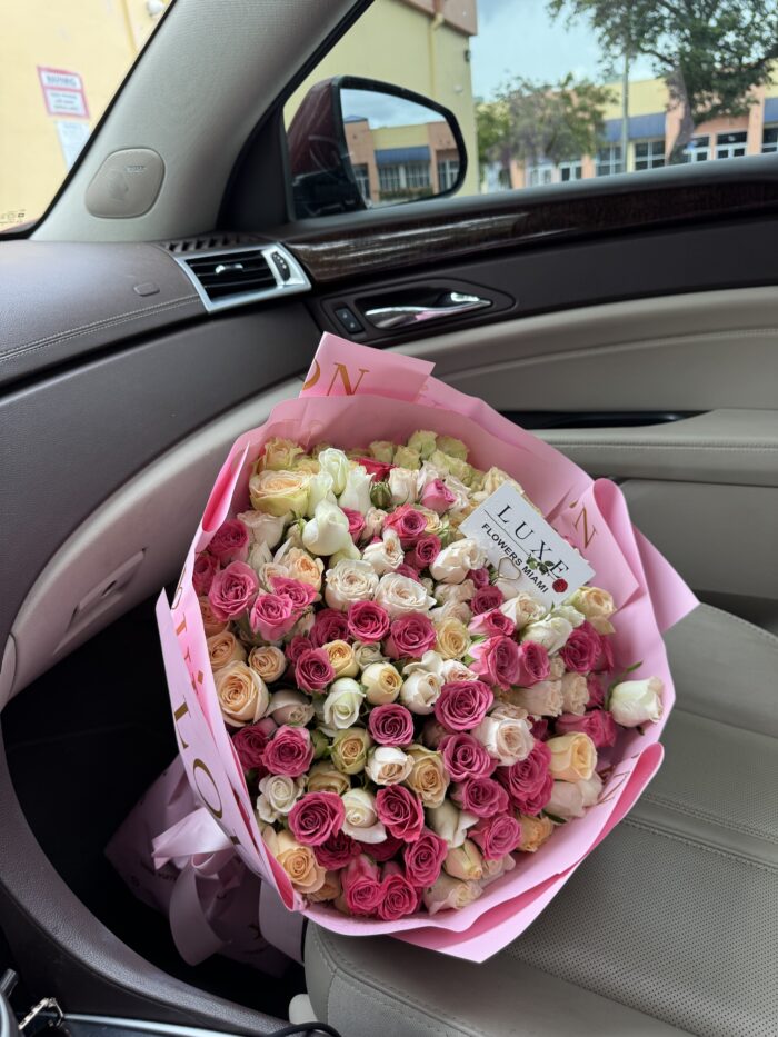 Bouquet of spray roses of various colors - Image 2