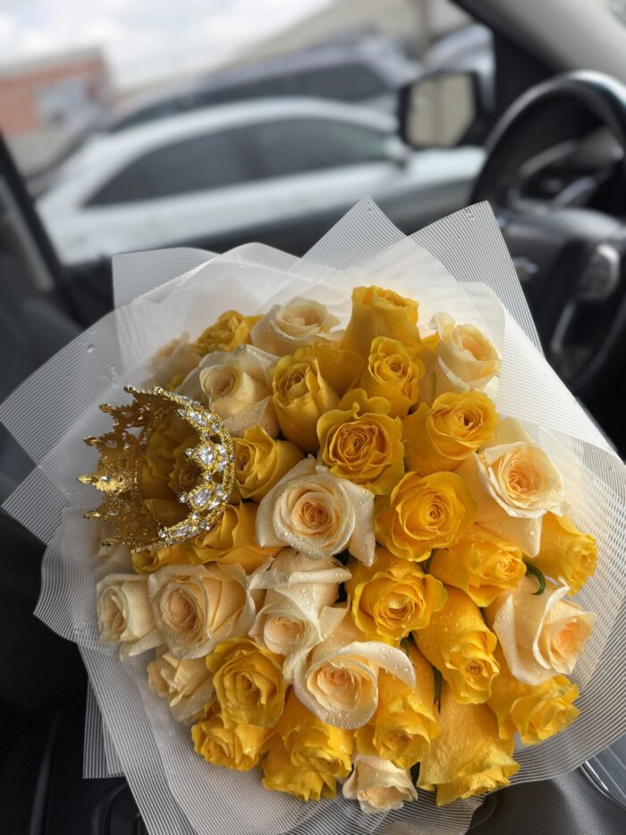 Bouquet of yellow roses - Image 3