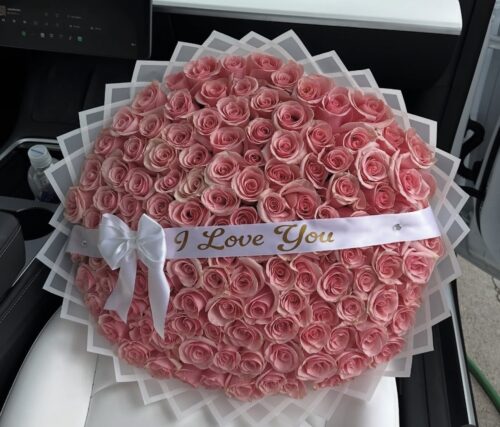Bouquet of light pink roses