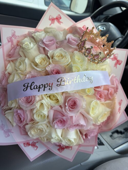 Bouquet of 50 roses, both light pink and white