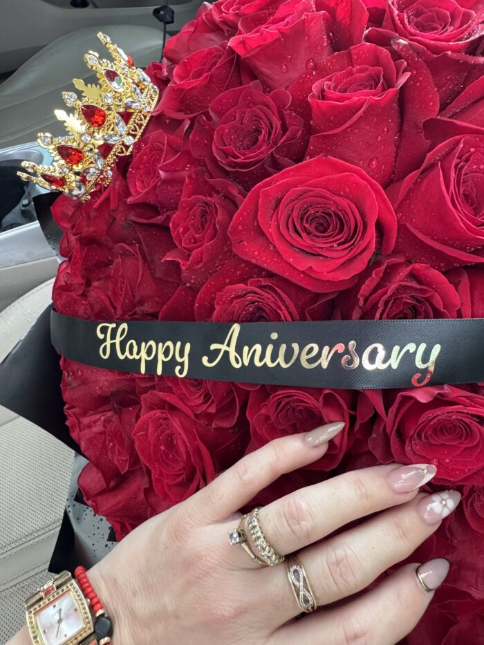 Bouquet of 100 roses to celebrate your anniversary